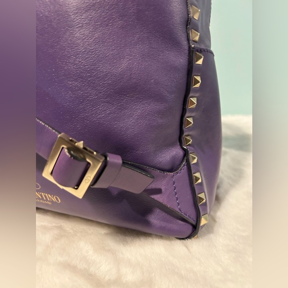 VALENTINO Rockstud Purple Backpack in excellent condition. Authentic & pre-owned - Picture 7 of 15